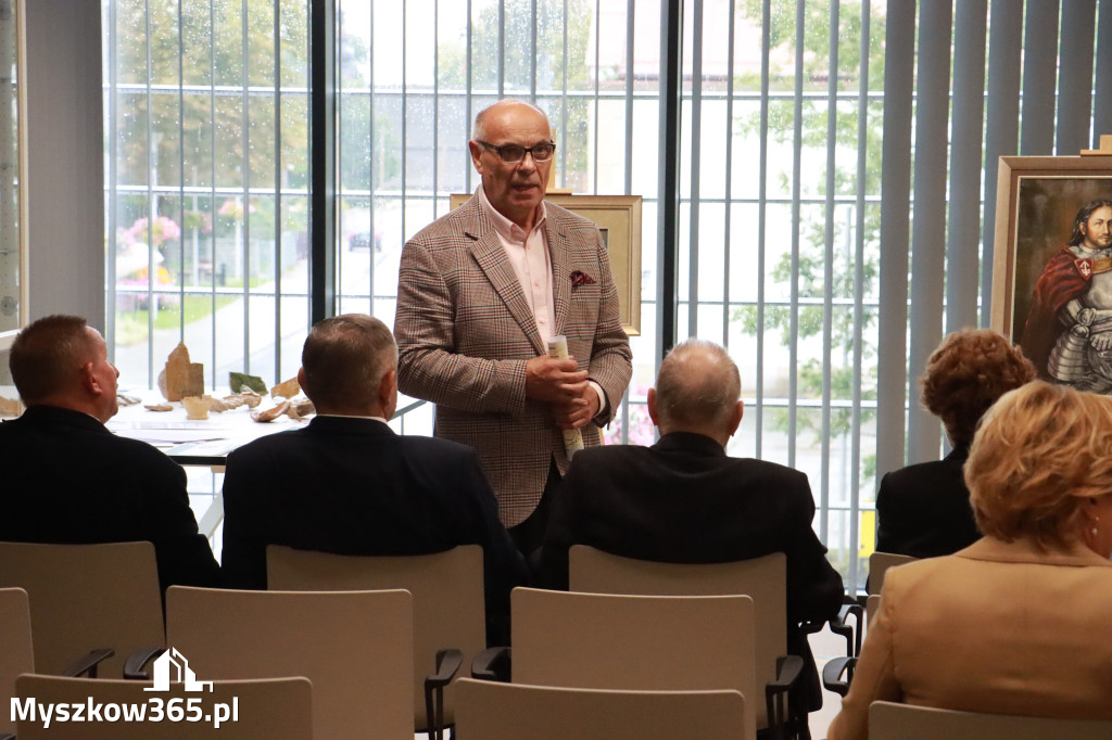 Fotorelacja: Uroczystość Odsłonięcia Pomnika Krystyna I z Koziegłów herbu Lis.