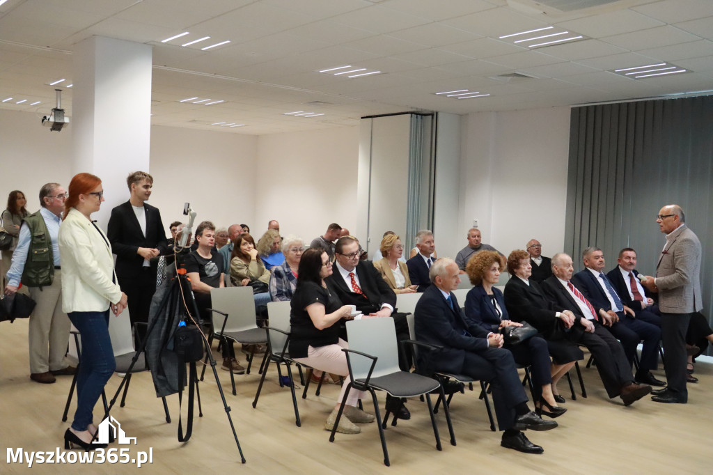 Fotorelacja: Uroczystość Odsłonięcia Pomnika Krystyna I z Koziegłów herbu Lis.