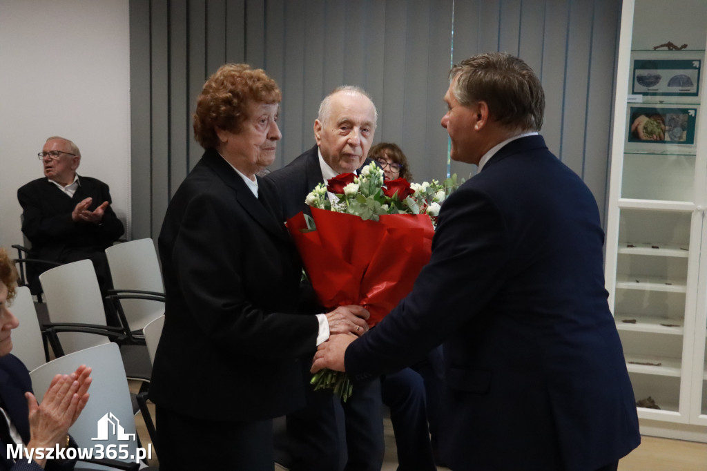 Fotorelacja: Uroczystość Odsłonięcia Pomnika Krystyna I z Koziegłów herbu Lis.