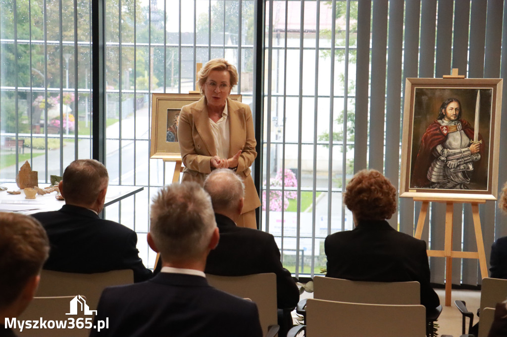 Fotorelacja: Uroczystość Odsłonięcia Pomnika Krystyna I z Koziegłów herbu Lis.