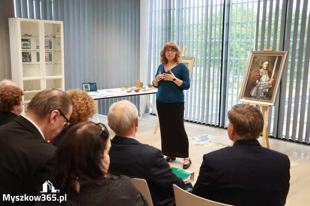 Fotorelacja: Uroczystość Odsłonięcia Pomnika Krystyna I z Koziegłów herbu Lis.