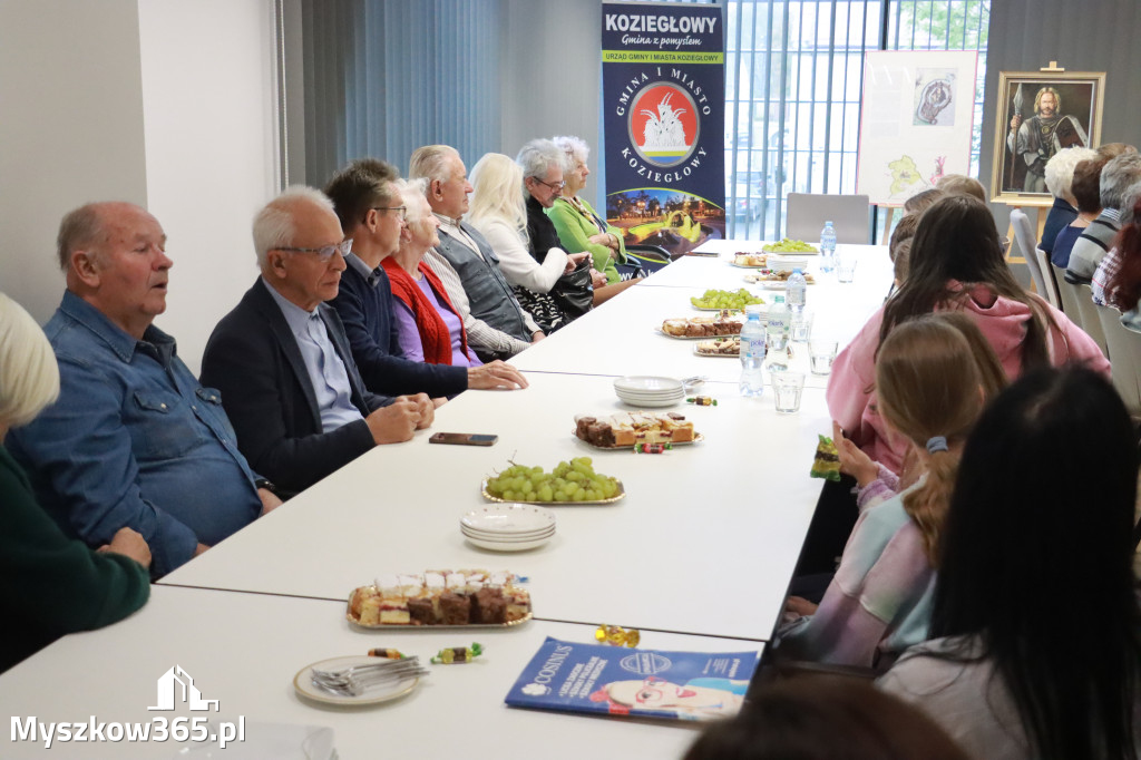 Fotorelacja: Uroczyste Odsłonięcie gabloty KOZIOŁEK ŁĄCZY LUDZI