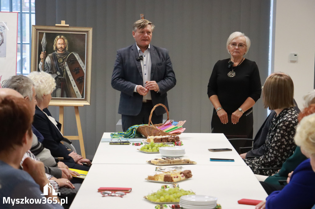 Fotorelacja: Uroczyste Odsłonięcie gabloty KOZIOŁEK ŁĄCZY LUDZI