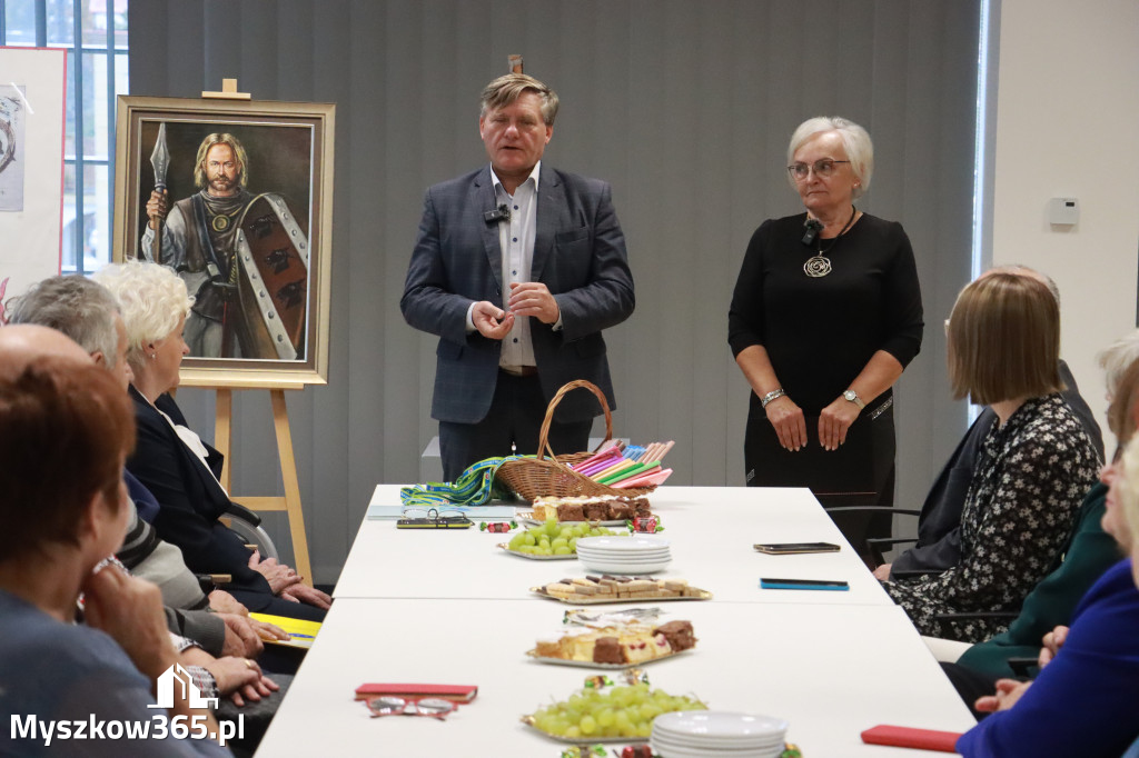 Fotorelacja: Uroczyste Odsłonięcie gabloty KOZIOŁEK ŁĄCZY LUDZI