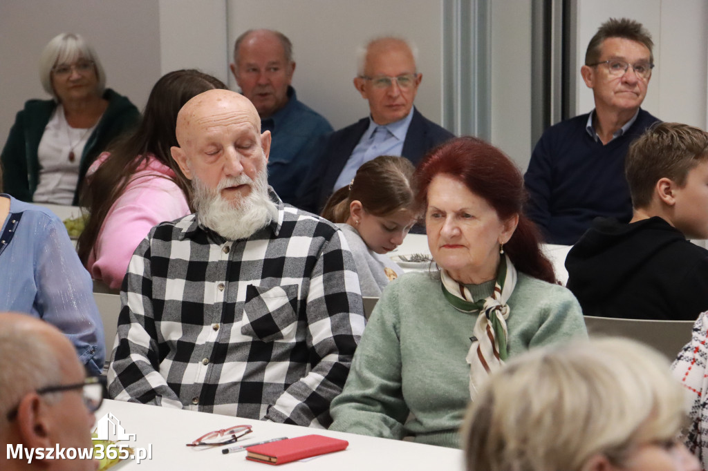 Fotorelacja: Uroczyste Odsłonięcie gabloty KOZIOŁEK ŁĄCZY LUDZI