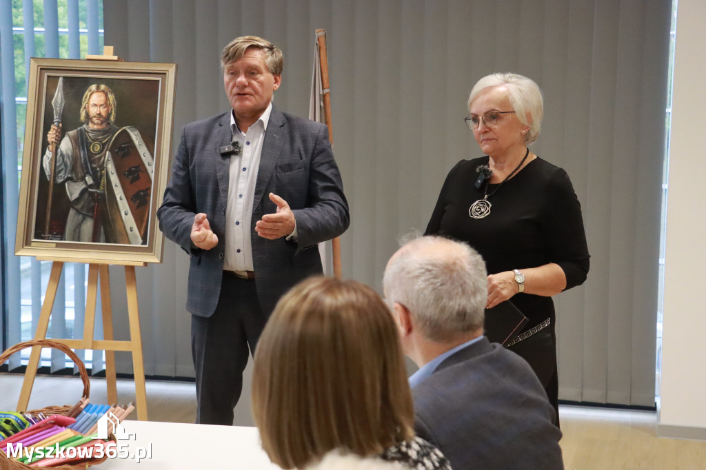 Fotorelacja: Uroczyste Odsłonięcie gabloty KOZIOŁEK ŁĄCZY LUDZI