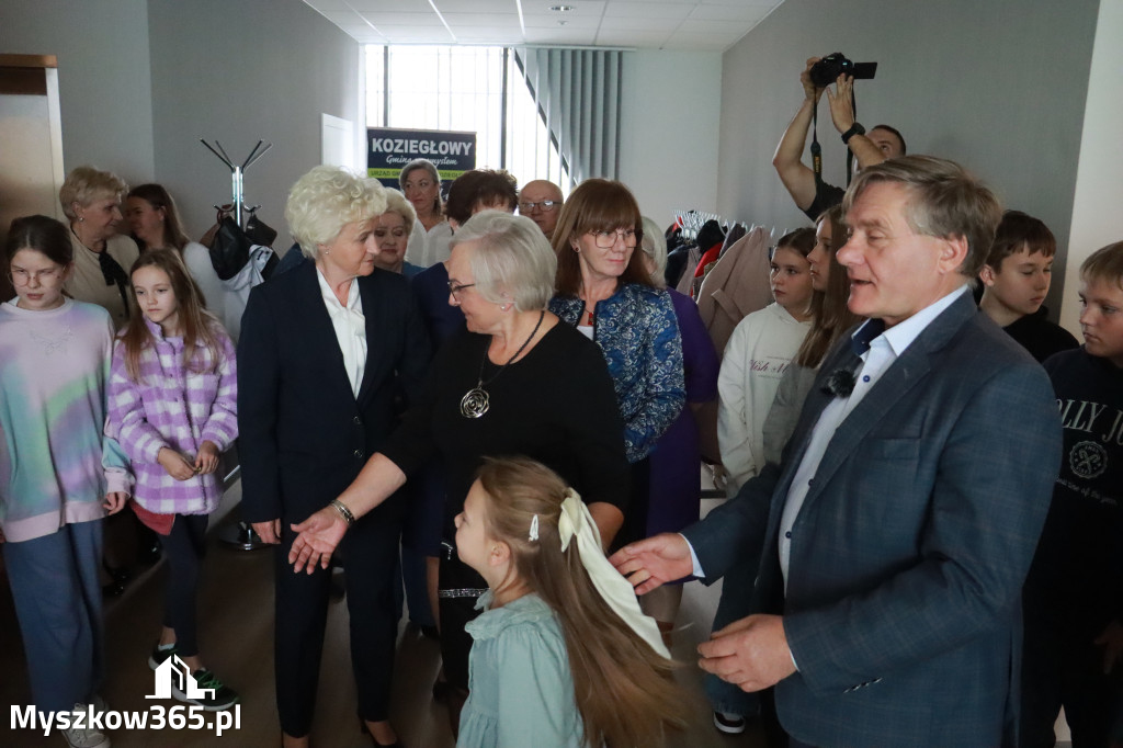 Fotorelacja: Uroczyste Odsłonięcie gabloty KOZIOŁEK ŁĄCZY LUDZI