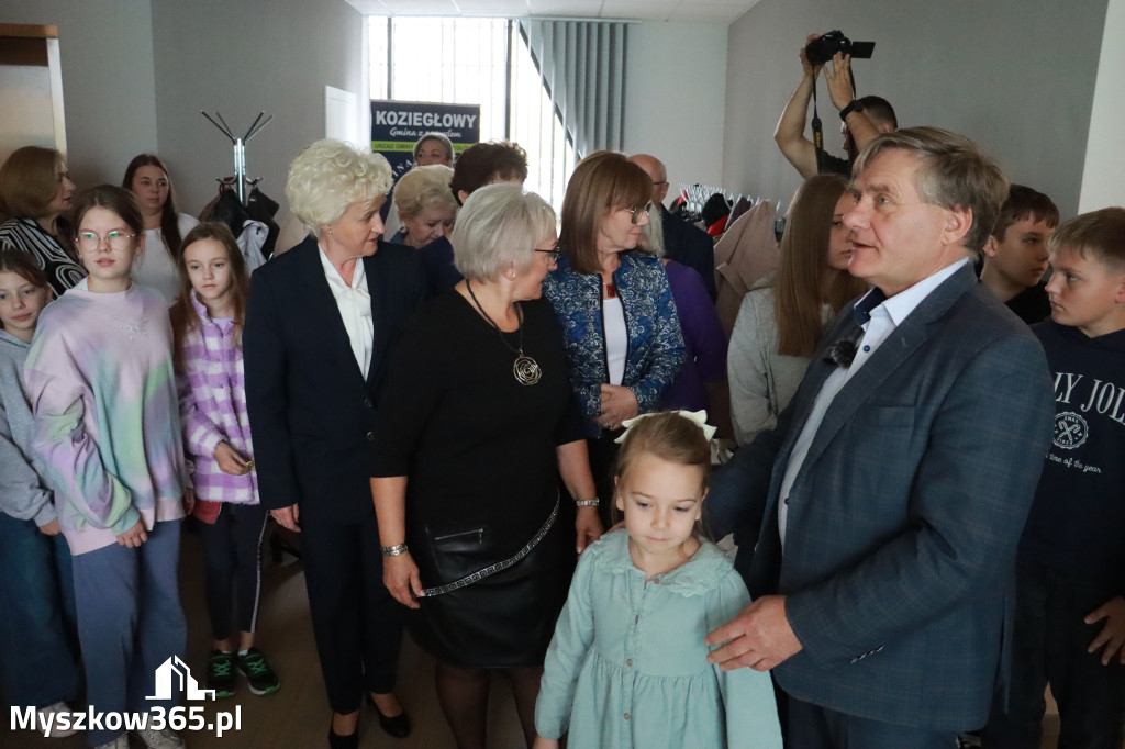 Fotorelacja: Uroczyste Odsłonięcie gabloty KOZIOŁEK ŁĄCZY LUDZI