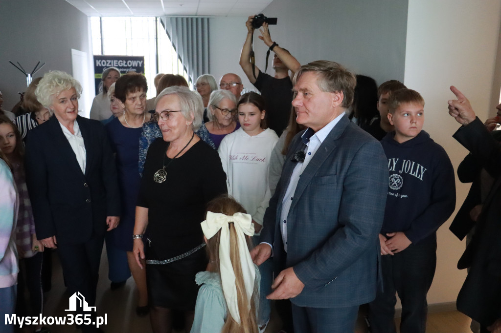Fotorelacja: Uroczyste Odsłonięcie gabloty KOZIOŁEK ŁĄCZY LUDZI