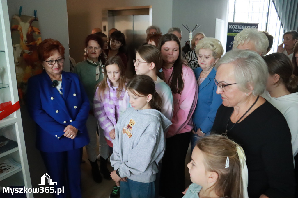 Fotorelacja: Uroczyste Odsłonięcie gabloty KOZIOŁEK ŁĄCZY LUDZI
