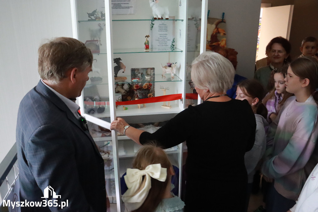 Fotorelacja: Uroczyste Odsłonięcie gabloty KOZIOŁEK ŁĄCZY LUDZI
