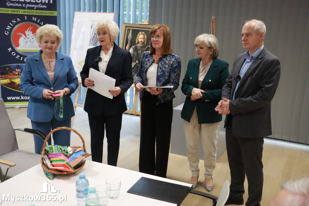 Fotorelacja: Uroczyste Odsłonięcie gabloty KOZIOŁEK ŁĄCZY LUDZI