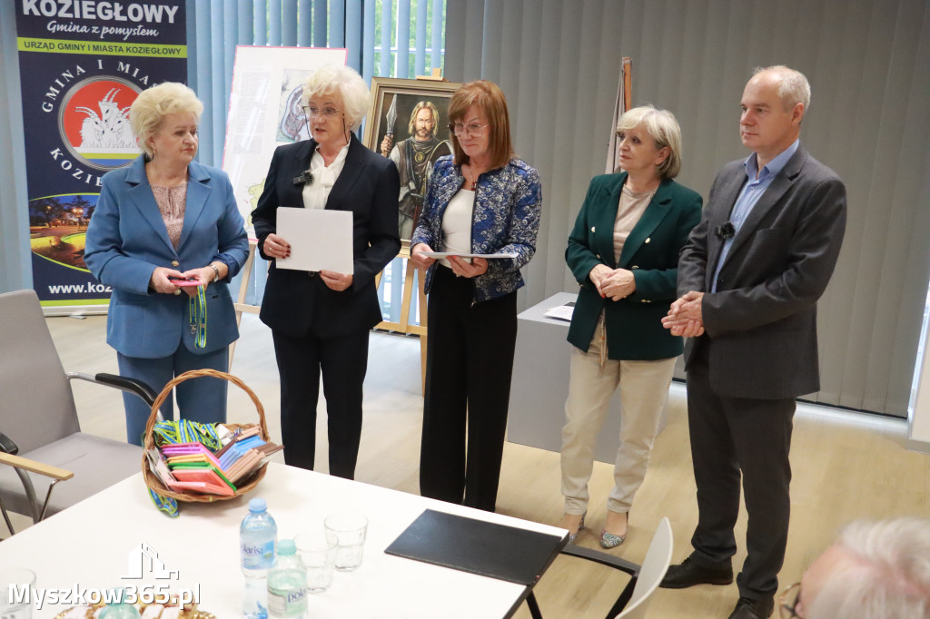 Fotorelacja: Uroczyste Odsłonięcie gabloty KOZIOŁEK ŁĄCZY LUDZI
