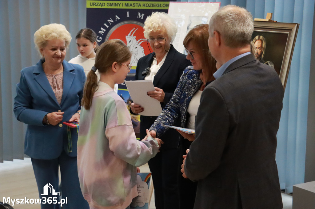 Fotorelacja: Uroczyste Odsłonięcie gabloty KOZIOŁEK ŁĄCZY LUDZI
