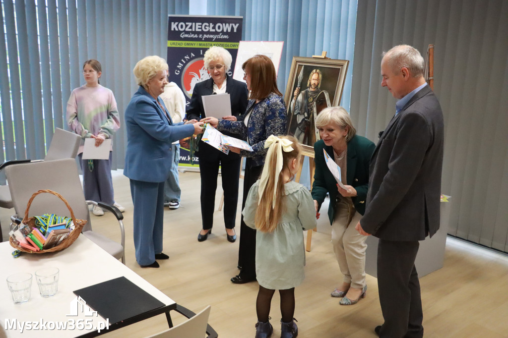 Fotorelacja: Uroczyste Odsłonięcie gabloty KOZIOŁEK ŁĄCZY LUDZI