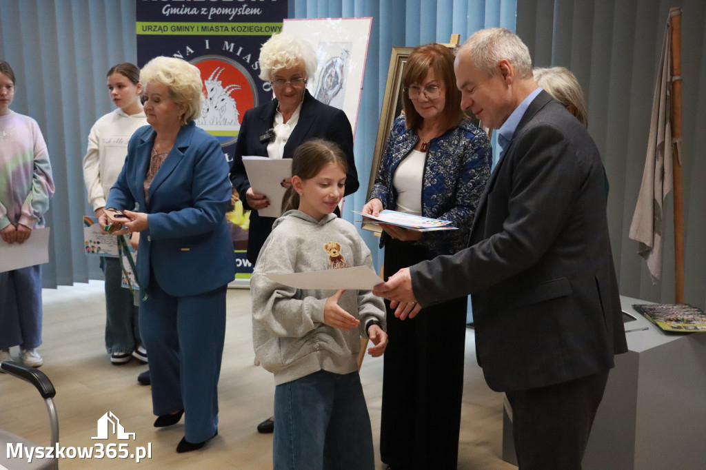 Fotorelacja: Uroczyste Odsłonięcie gabloty KOZIOŁEK ŁĄCZY LUDZI