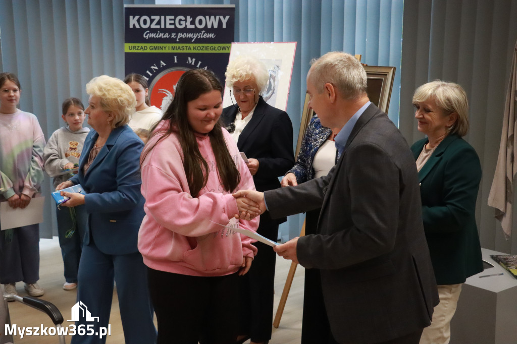 Fotorelacja: Uroczyste Odsłonięcie gabloty KOZIOŁEK ŁĄCZY LUDZI