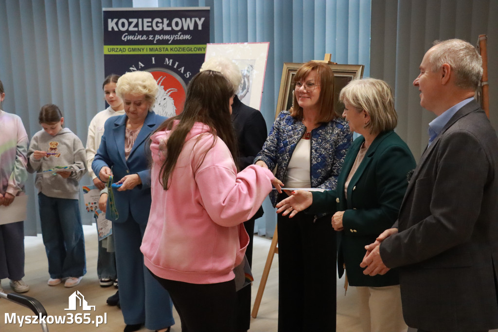 Fotorelacja: Uroczyste Odsłonięcie gabloty KOZIOŁEK ŁĄCZY LUDZI