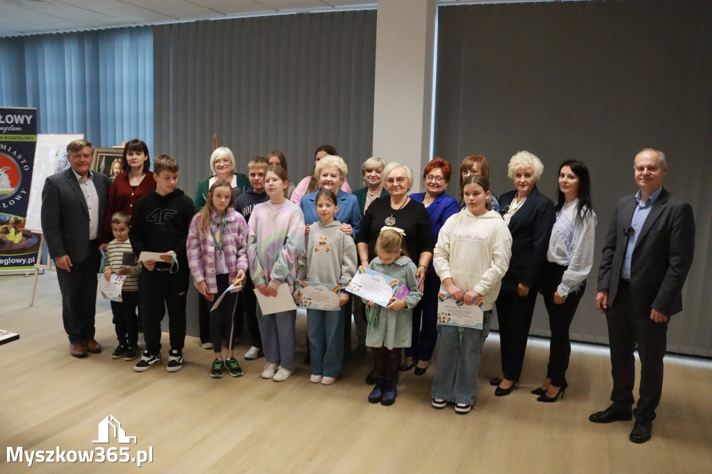 Fotorelacja: Uroczyste Odsłonięcie gabloty KOZIOŁEK ŁĄCZY LUDZI
