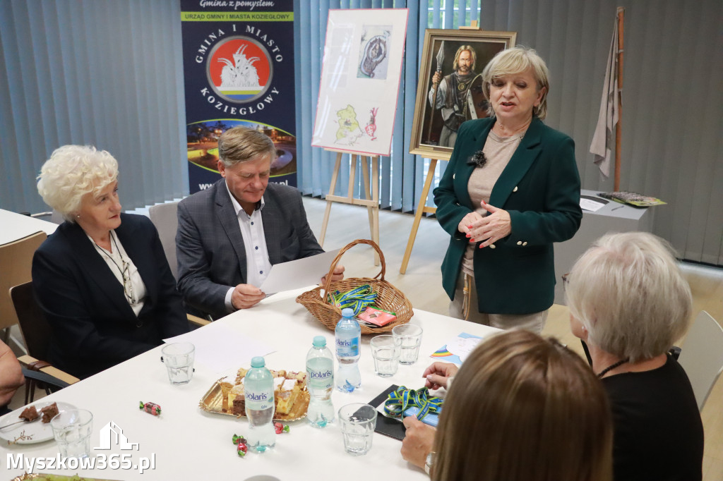 Fotorelacja: Uroczyste Odsłonięcie gabloty KOZIOŁEK ŁĄCZY LUDZI