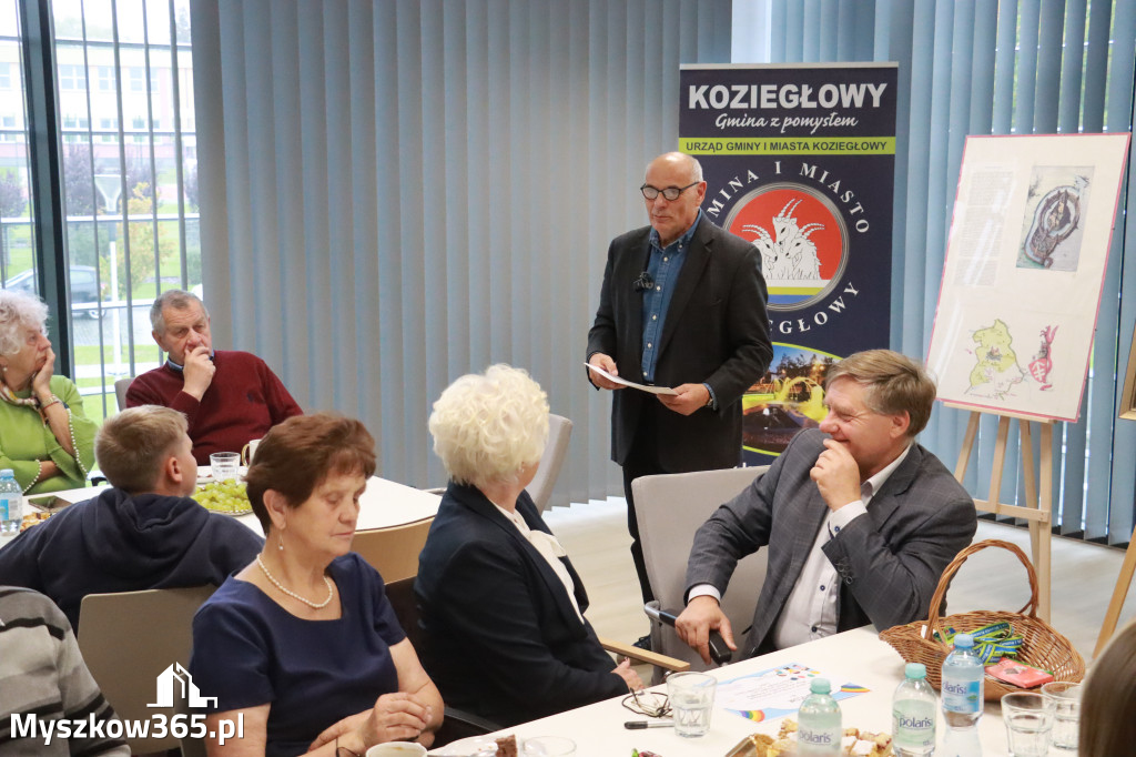 Fotorelacja: Uroczyste Odsłonięcie gabloty KOZIOŁEK ŁĄCZY LUDZI