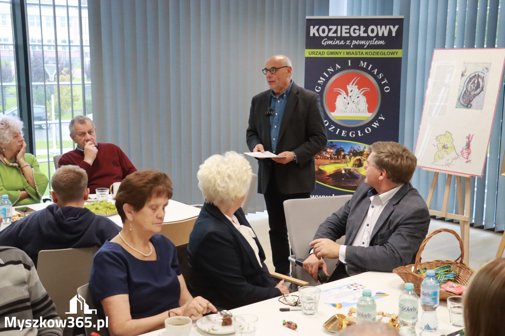 Fotorelacja: Uroczyste Odsłonięcie gabloty KOZIOŁEK ŁĄCZY LUDZI
