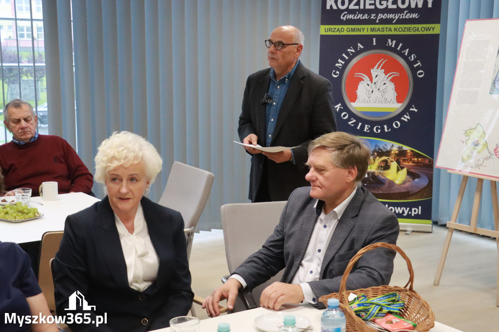 Fotorelacja: Uroczyste Odsłonięcie gabloty KOZIOŁEK ŁĄCZY LUDZI