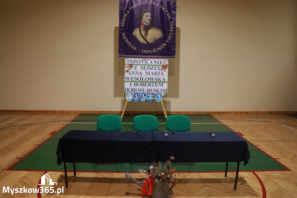 Fotorelacja: Sędzia Anna Maria Wesołowska w SP3 Myszków