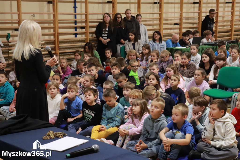 Fotorelacja: Sędzia Anna Maria Wesołowska w SP3 Myszków