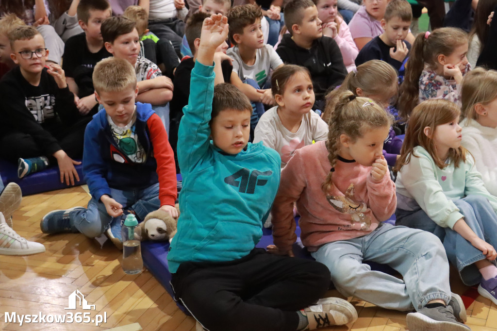 Fotorelacja: Sędzia Anna Maria Wesołowska w SP3 Myszków