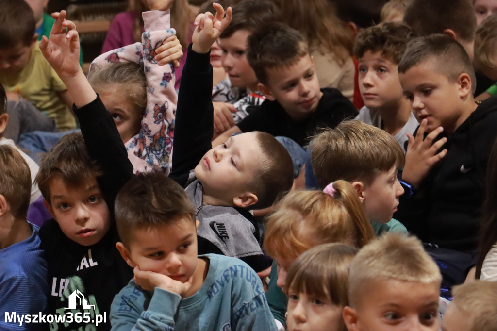 Fotorelacja: Sędzia Anna Maria Wesołowska w SP3 Myszków