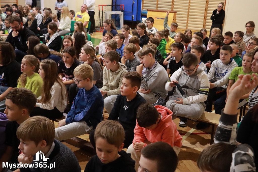 Fotorelacja: Sędzia Anna Maria Wesołowska w SP3 Myszków