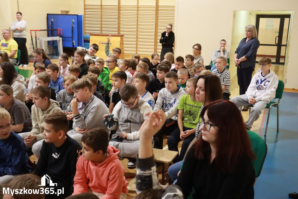 Fotorelacja: Sędzia Anna Maria Wesołowska w SP3 Myszków