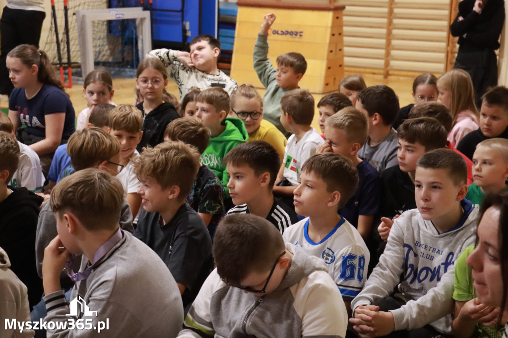 Fotorelacja: Sędzia Anna Maria Wesołowska w SP3 Myszków