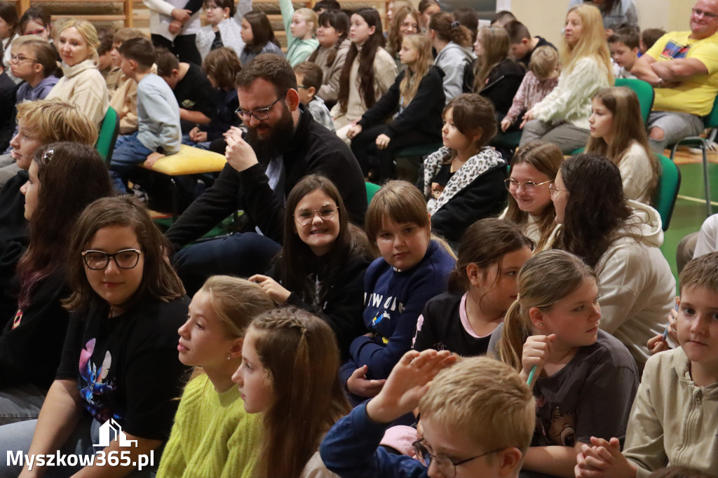 Fotorelacja: Sędzia Anna Maria Wesołowska w SP3 Myszków