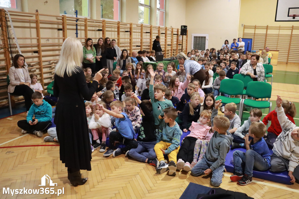 Fotorelacja: Sędzia Anna Maria Wesołowska w SP3 Myszków