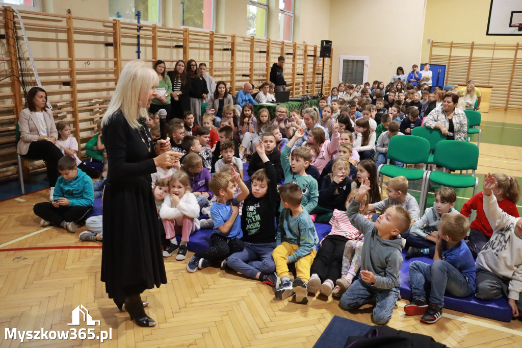 Fotorelacja: Sędzia Anna Maria Wesołowska w SP3 Myszków