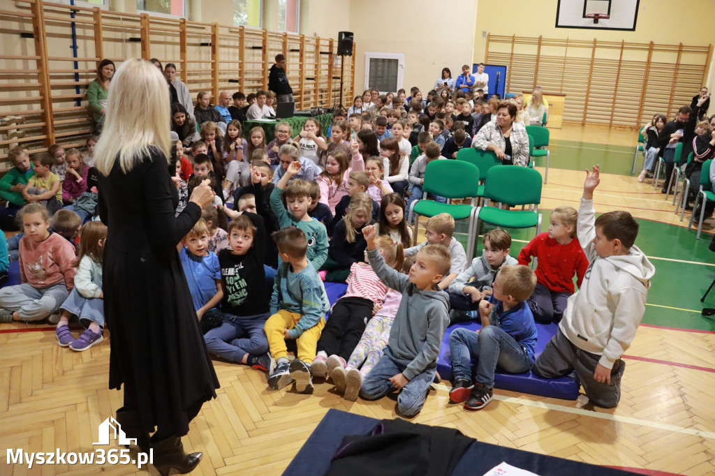 Fotorelacja: Sędzia Anna Maria Wesołowska w SP3 Myszków