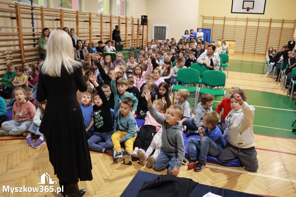 Fotorelacja: Sędzia Anna Maria Wesołowska w SP3 Myszków