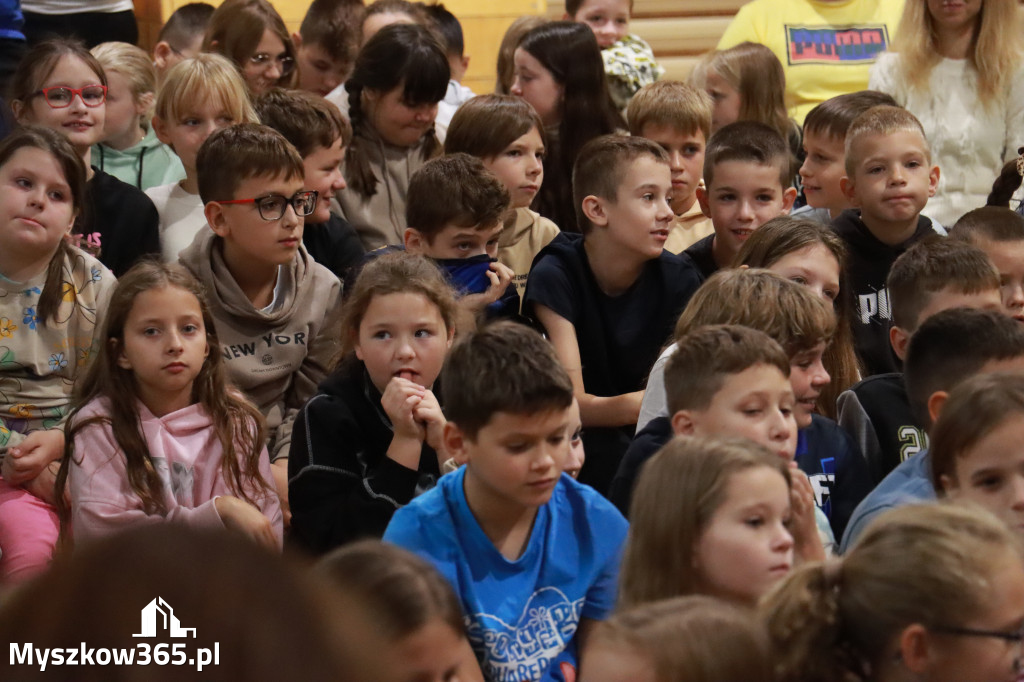 Fotorelacja: Sędzia Anna Maria Wesołowska w SP3 Myszków