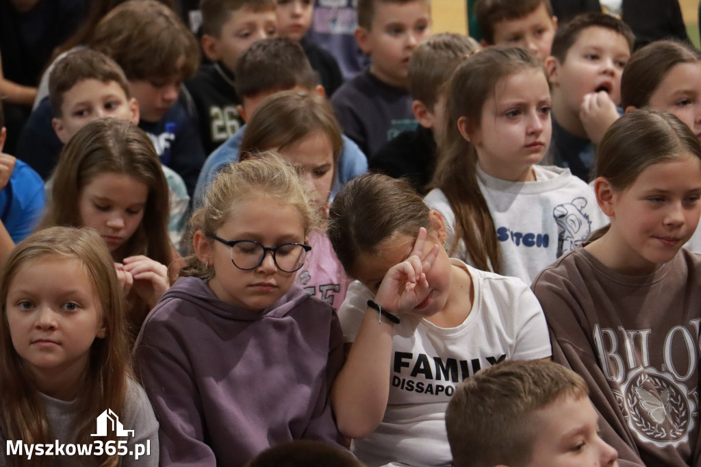 Fotorelacja: Sędzia Anna Maria Wesołowska w SP3 Myszków