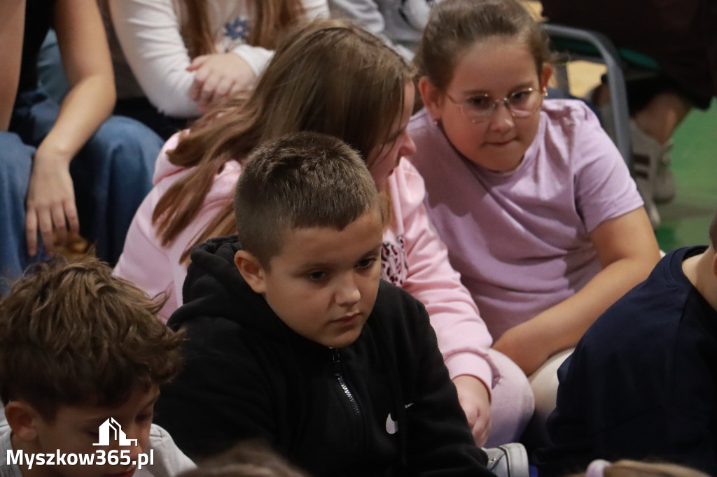 Fotorelacja: Sędzia Anna Maria Wesołowska w SP3 Myszków