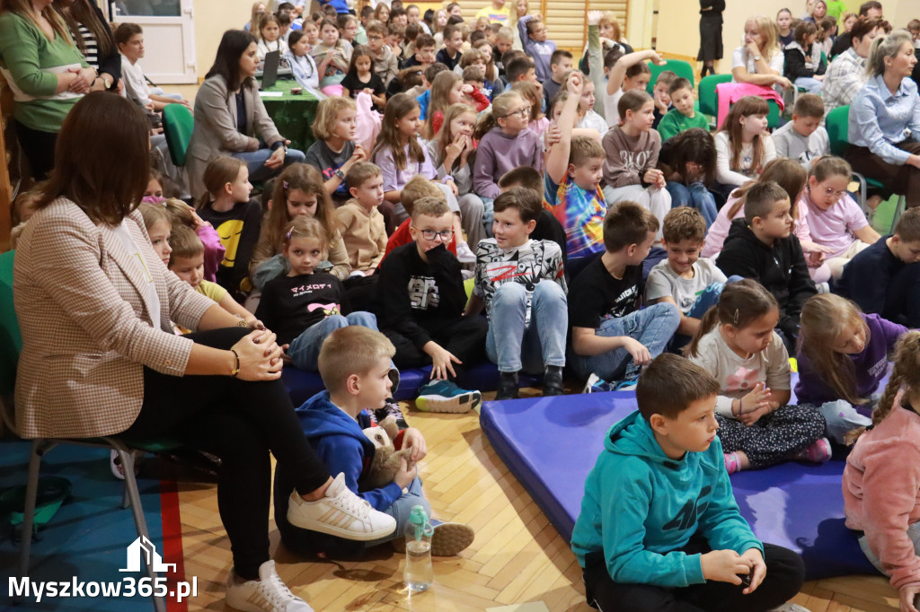 Fotorelacja: Sędzia Anna Maria Wesołowska w SP3 Myszków