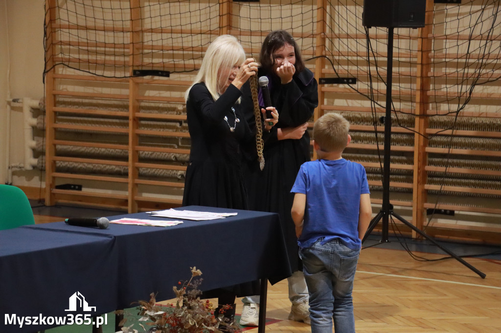 Fotorelacja: Sędzia Anna Maria Wesołowska w SP3 Myszków
