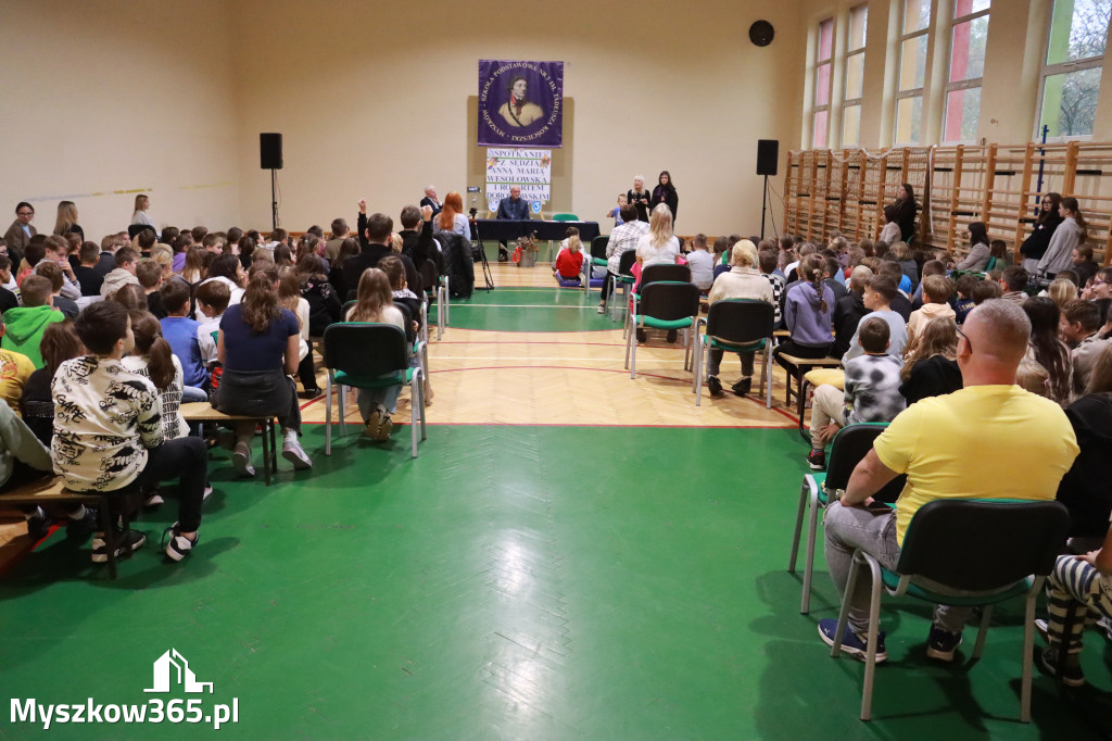 Fotorelacja: Sędzia Anna Maria Wesołowska w SP3 Myszków