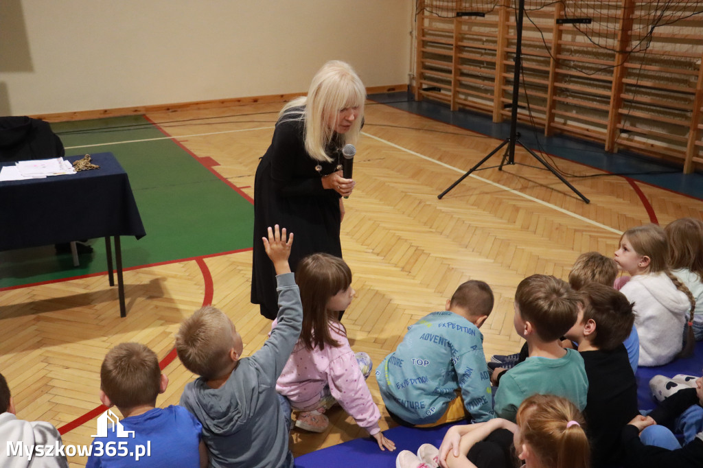 Fotorelacja: Sędzia Anna Maria Wesołowska w SP3 Myszków