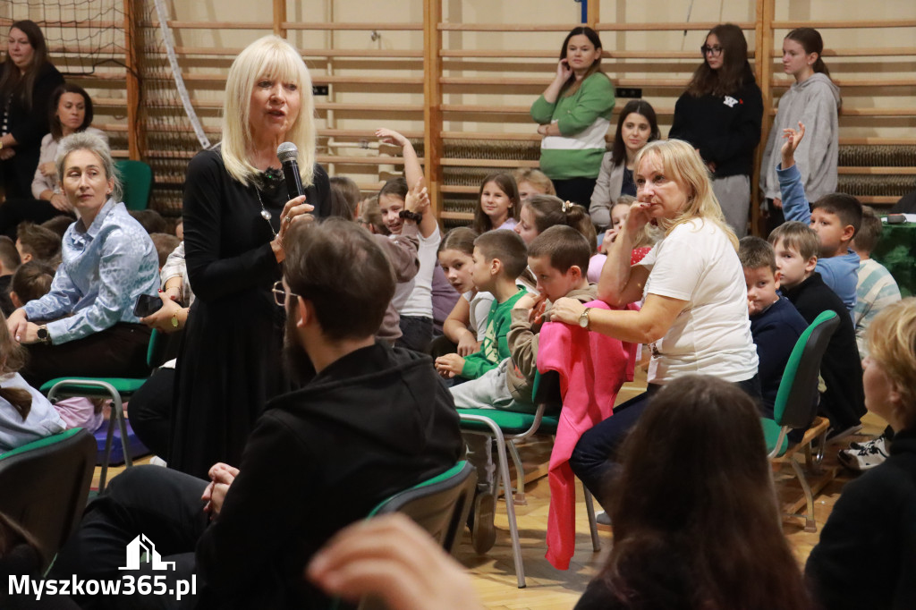 Fotorelacja: Sędzia Anna Maria Wesołowska w SP3 Myszków