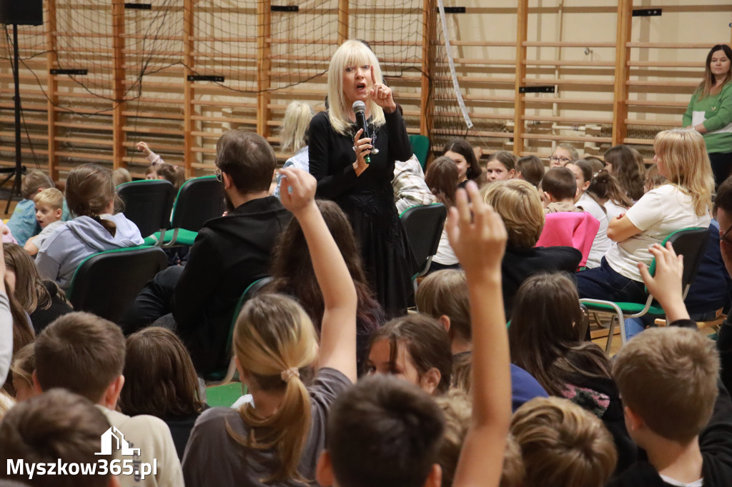 Fotorelacja: Sędzia Anna Maria Wesołowska w SP3 Myszków