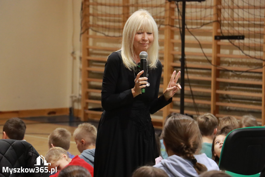 Fotorelacja: Sędzia Anna Maria Wesołowska w SP3 Myszków