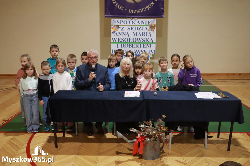 Fotorelacja: Sędzia Anna Maria Wesołowska w SP3 Myszków